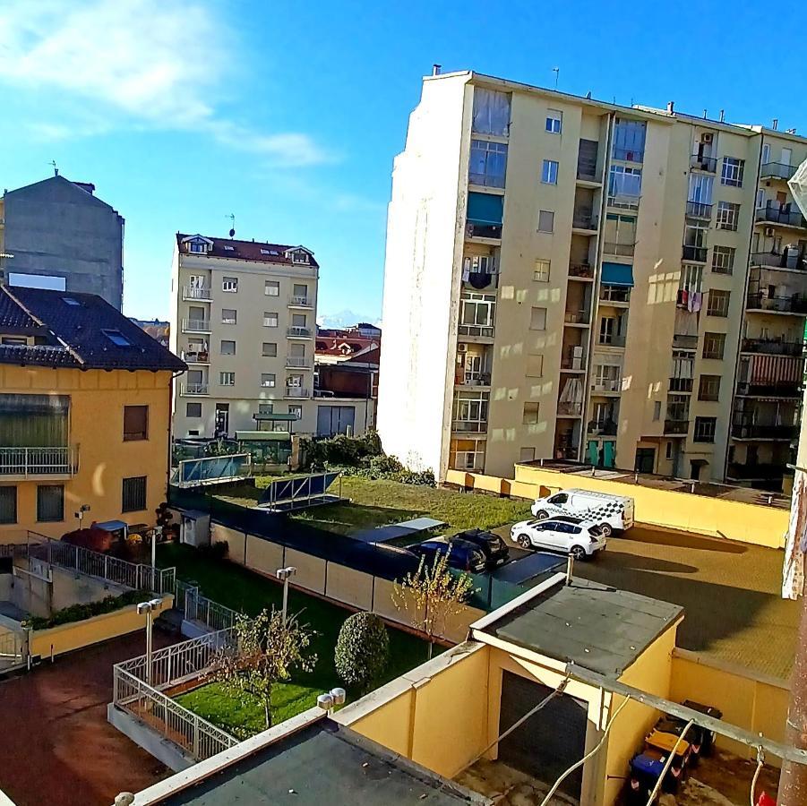 Intero Appartamento Luminoso E Accogliente ! Турин Экстерьер фото